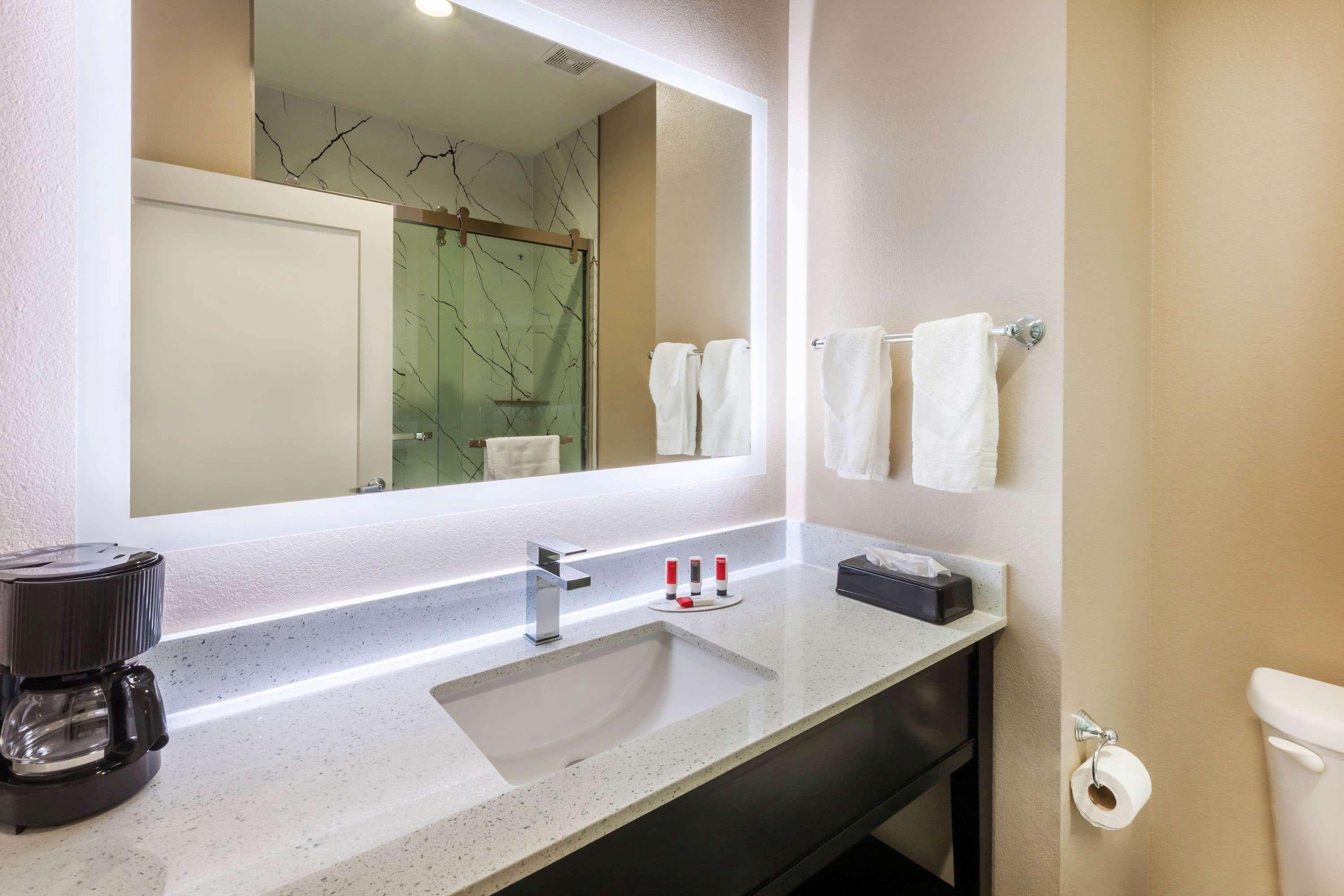 Hotel Super 8 By Wyndham Kingwood Houston North Porter Exterior foto