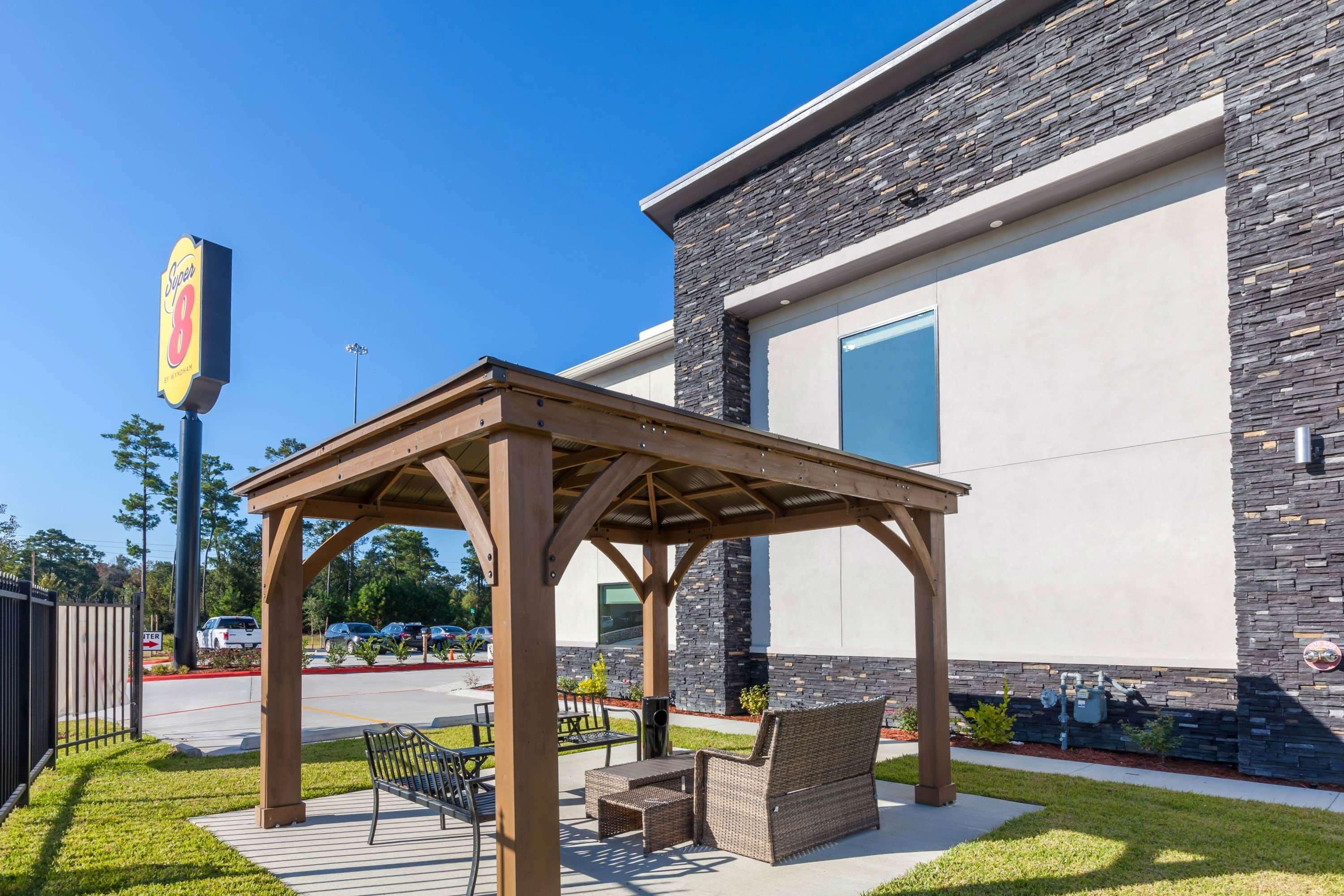 Hotel Super 8 By Wyndham Kingwood Houston North Porter Exterior foto